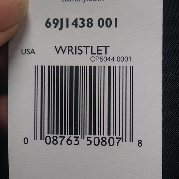 Tommy Hilfiger wristlet - Picture 3 of 4